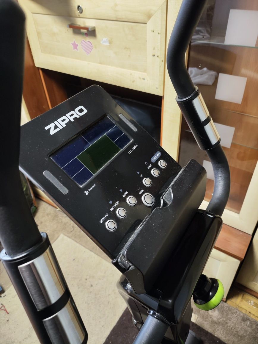 Rower stacjonarny elektromagnetyczny Zipro Rook iConsole+ 100% sprawny