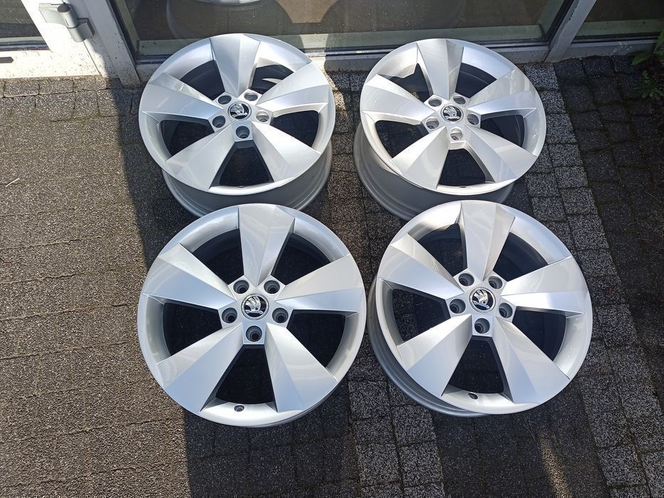 OEM 17" Skoda Superb Octavia Kodiaq Karoq Passat Tiguan Touran j. Nowe