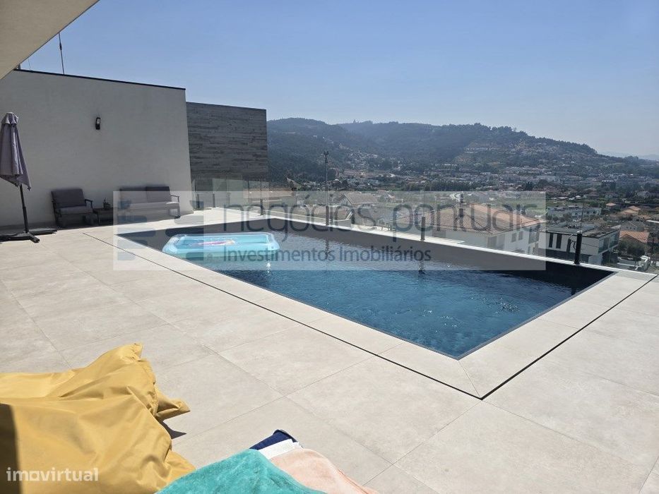 Moradia Ind. T3 com piscina, excelente localização e vistas deslumb...