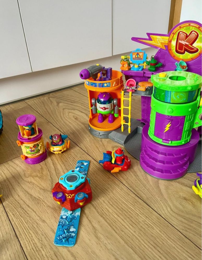 Super zings samochody stacja zegarek