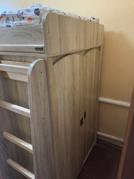 Ліжко-горище , односпальне ліжко з матрасом