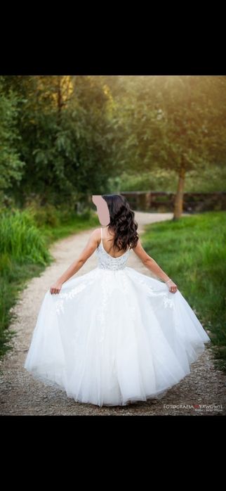 suknia ślubna z salonu Essense of Australia model 3720