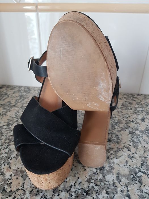 Sandálias Salto Alto COM CUNHA - Preto - T38
