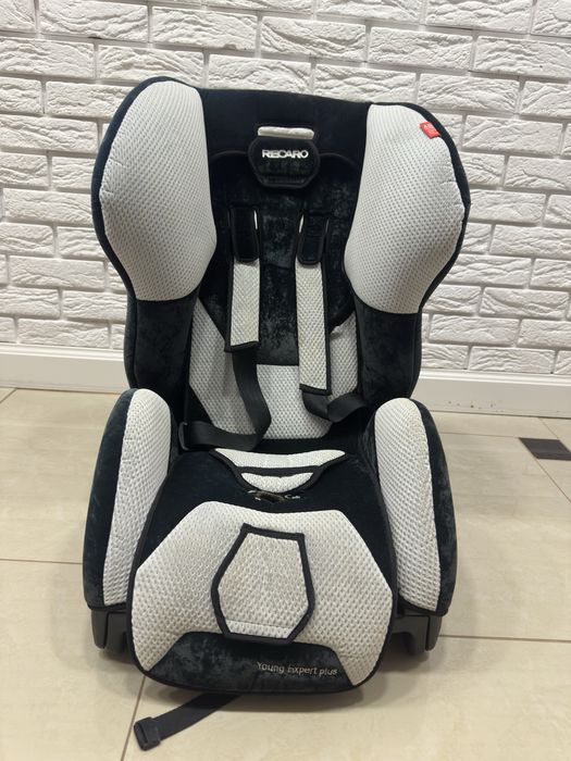 Дитяче автокрісло