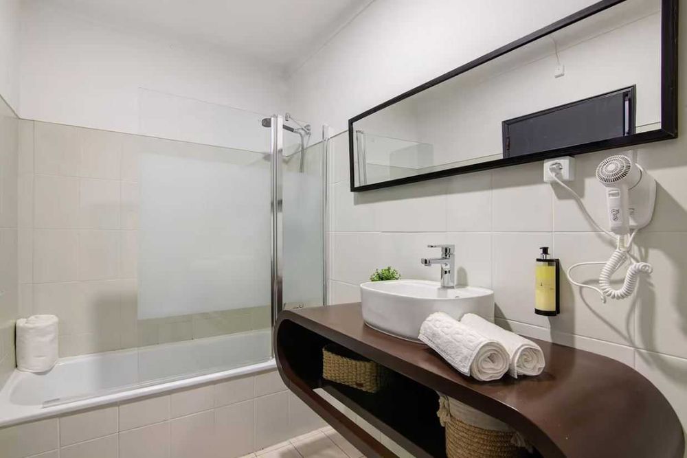 Moradia V3 c/ AC, Ferias, Altura, 10 pax. (PREÇOS NA DESCRIÇÃO)