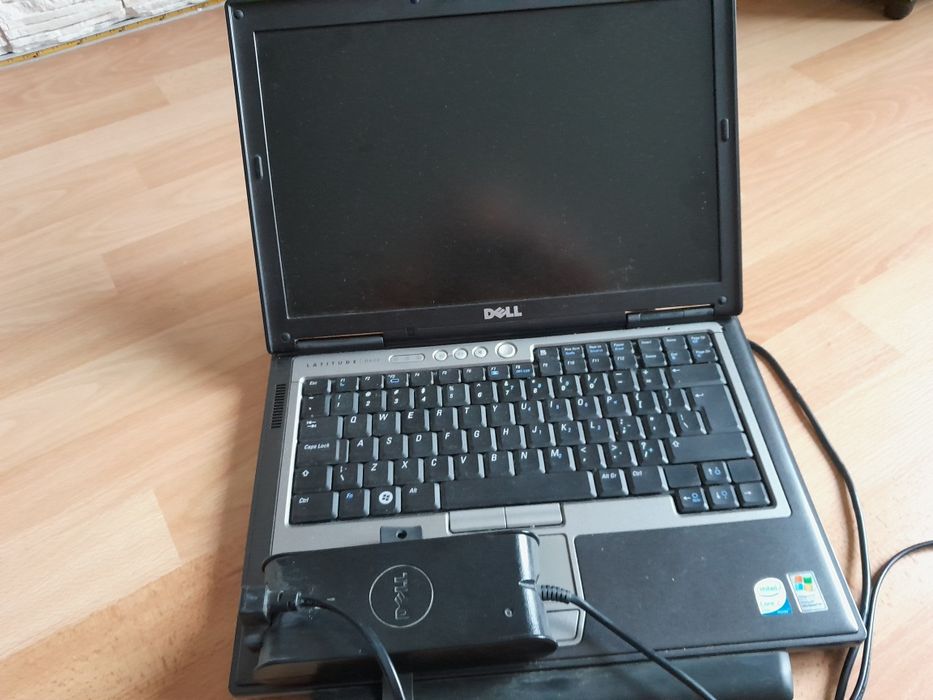Sprzedam używany laptop Dell .