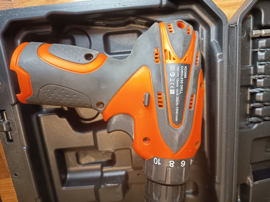 Wkrętarka Kraft&Dele KD-3066 + 3 akumulatory + zestaw bitów i wierteł