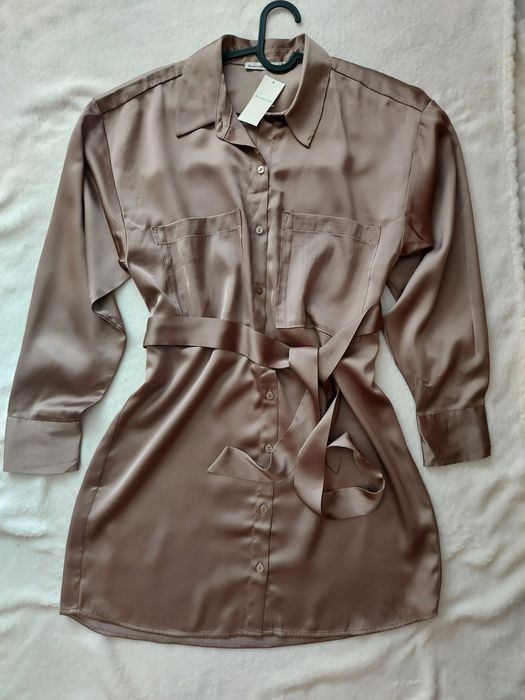 Suknia satynowa koszulowa Abercrombie & Fitch r.M