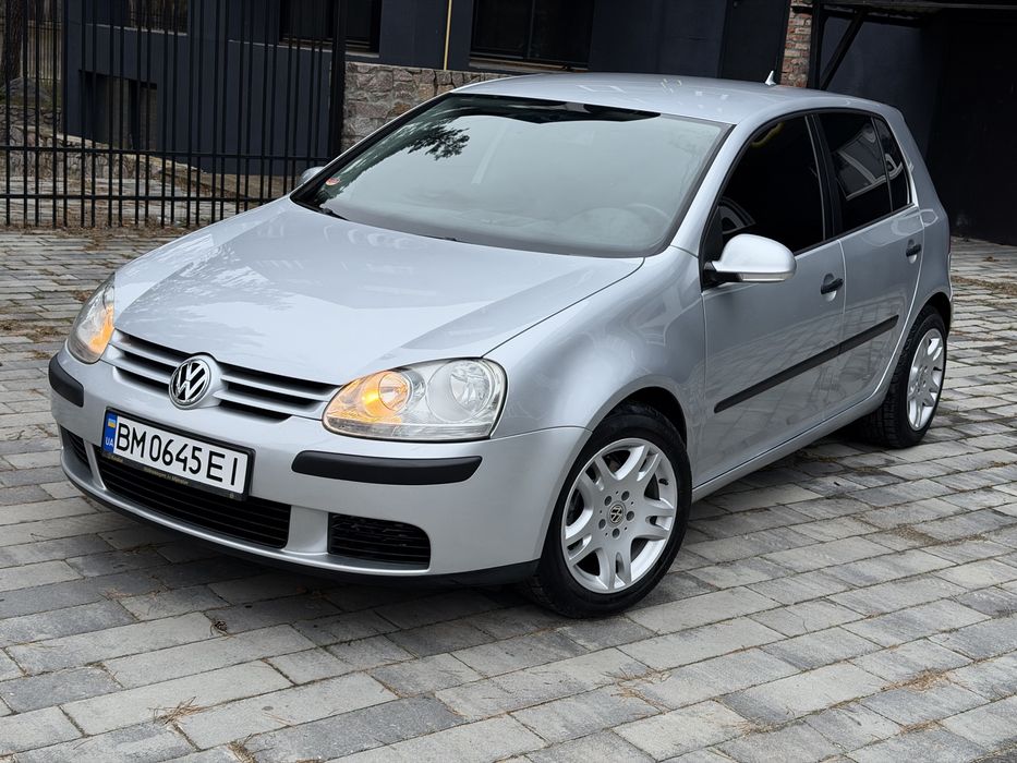 Volkswagen Golf 5  1.6 MPI