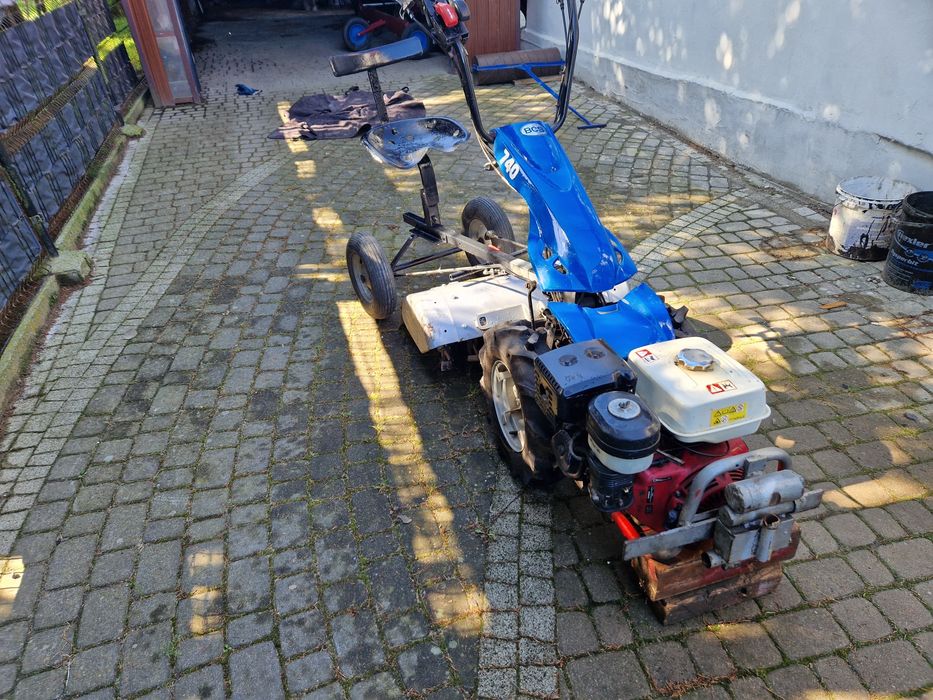 Traktorek  bcs 740 z glebogryzarką oraz wózek operatora