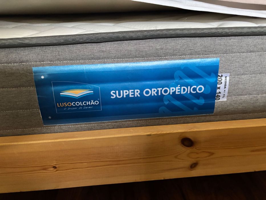 Cama TARVA
Estrutura de cama pinho, 140x200 IKEA, estrado e colchão