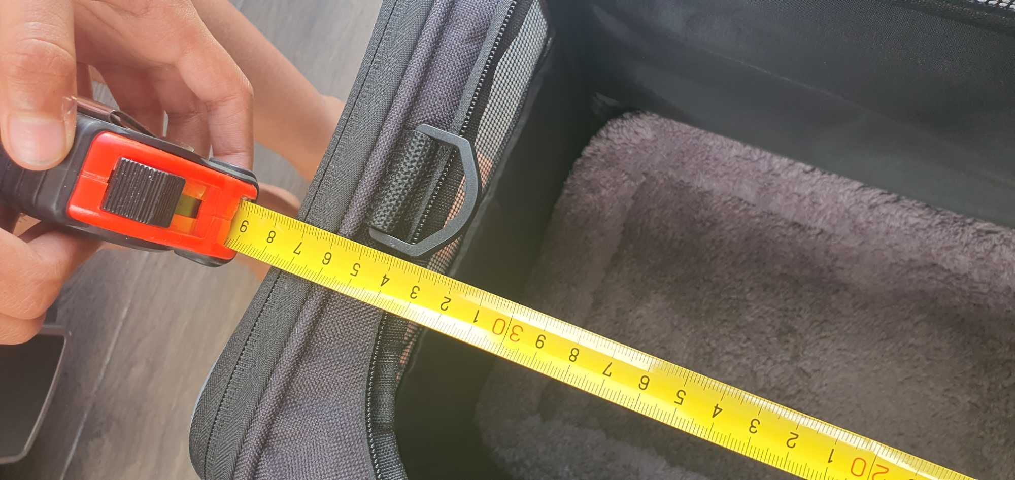 Saco de viagem, tigela de água e acessórios para cães