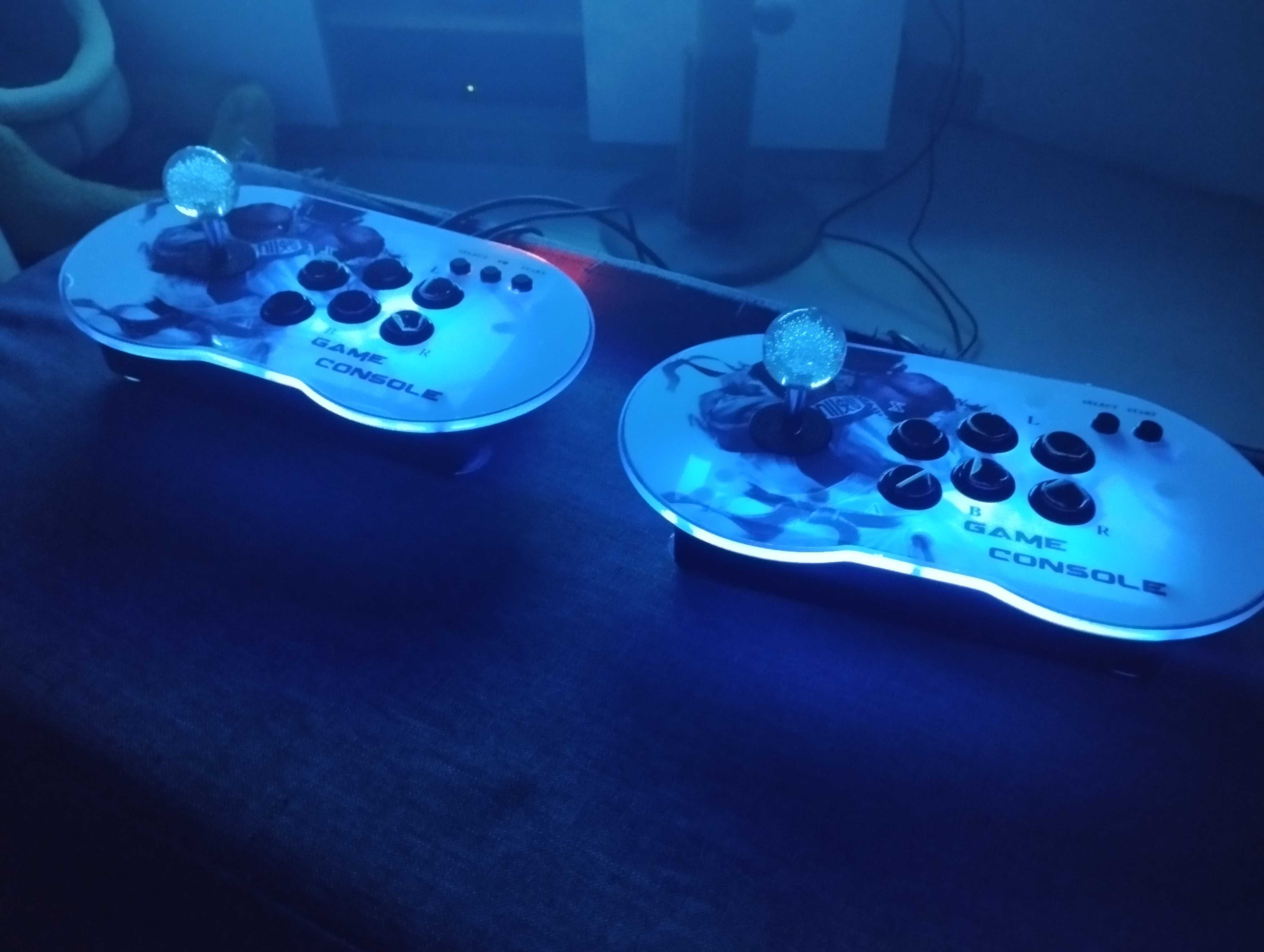 Consola com 15.000 Jogos até 4 players