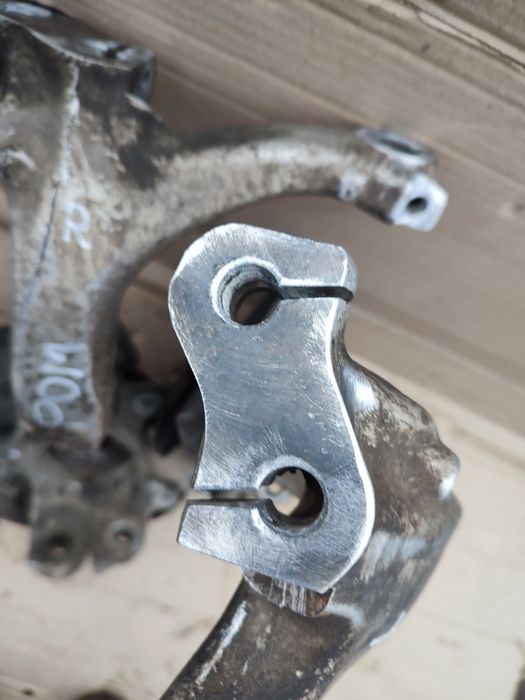 Передня цапфа поворотний кулак лівий і правий Ауді А4В6,А4В7..