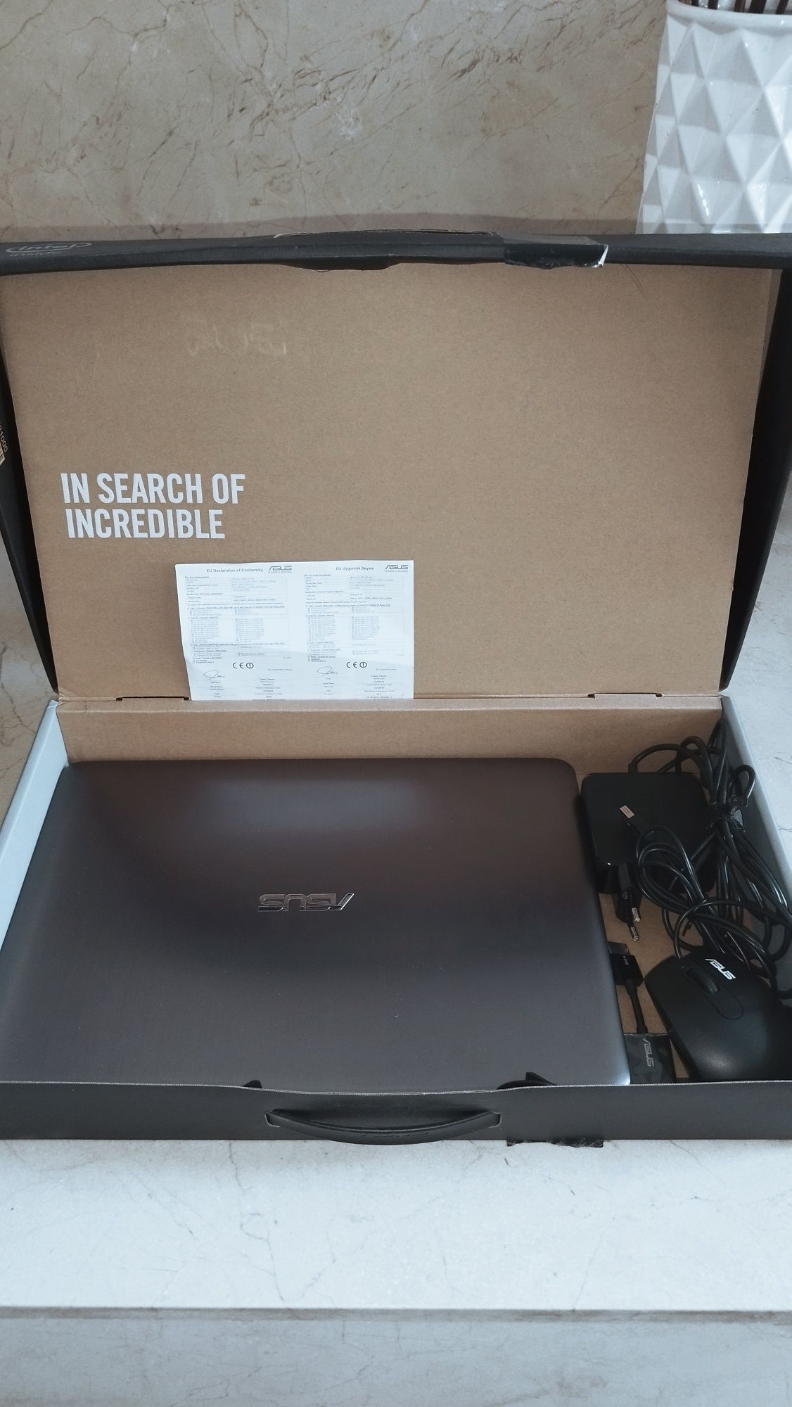 PC ASUS 14" i7  com caixa e acessórios originais