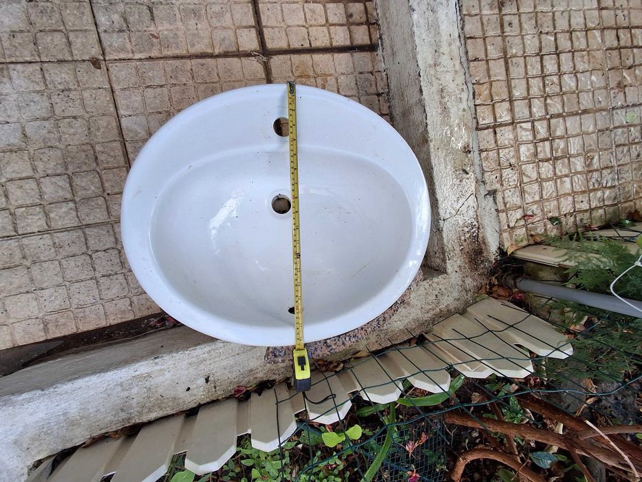 Bacia lavatório WC em bom estado