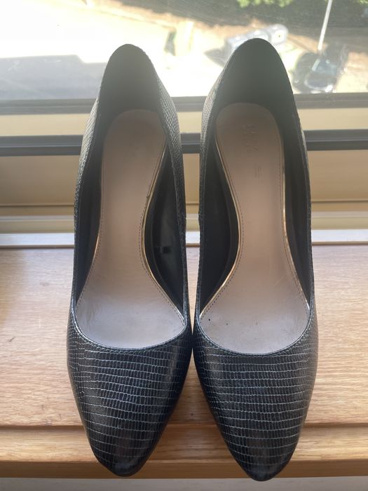 Sapatos de salto alto