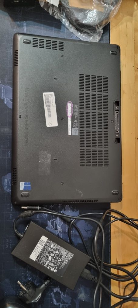 Dell E5570 I7 Radeon R7 dwie stacje dokujące ładowarka