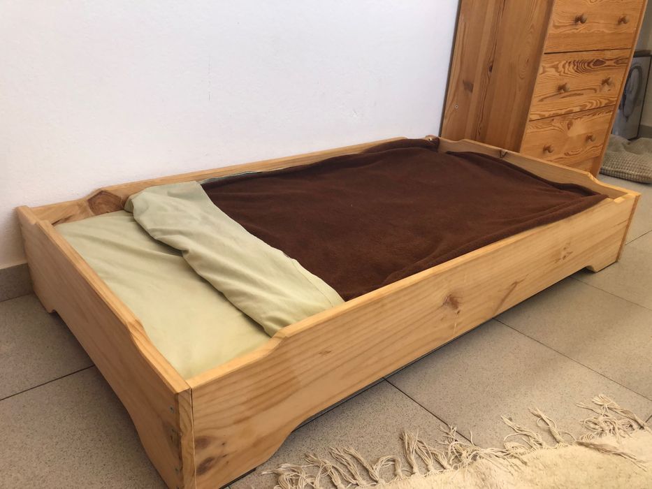 Cama de criança (60x120cm) baixinha c/ colchão