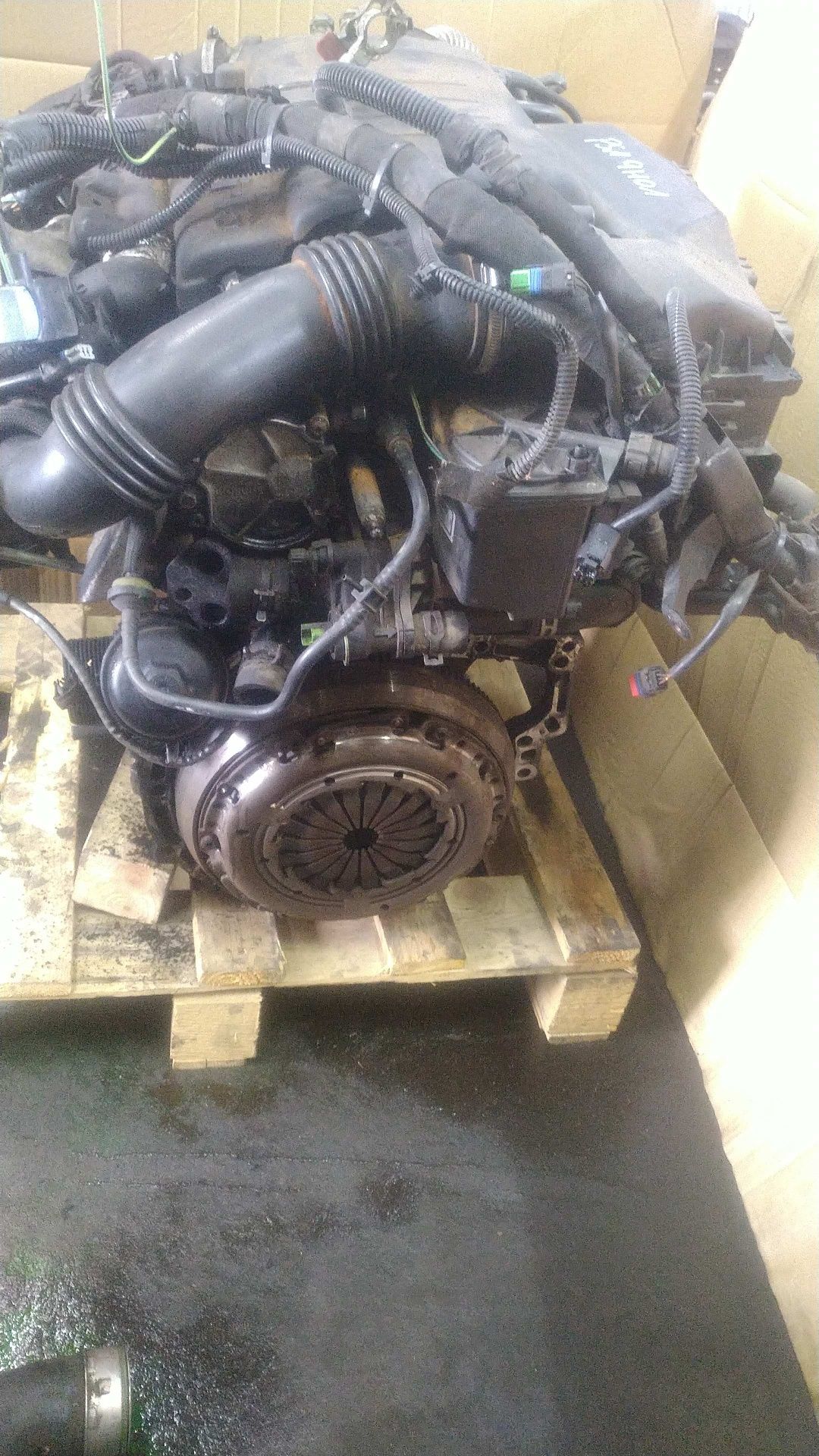 / Citroen C4 Peugeot silnik kompletny 1.6 HDI 9H01