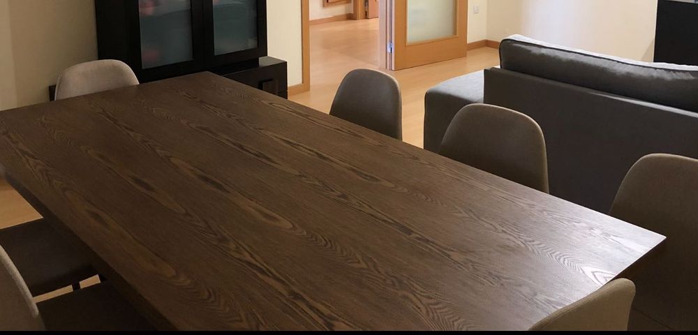 Dining Table – Area Brand in Good Condition64553050477441124