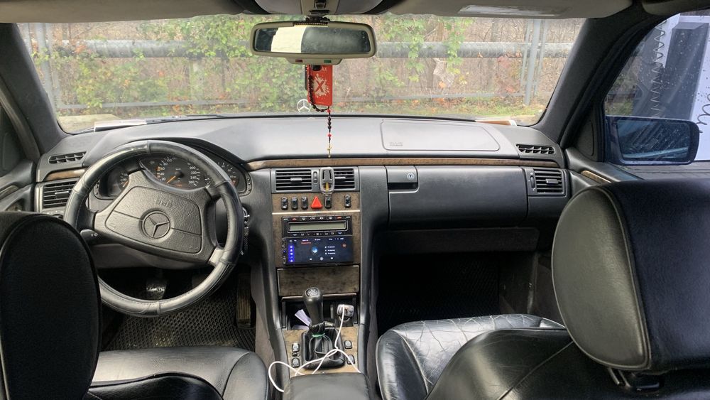 мерседес 210 в стані