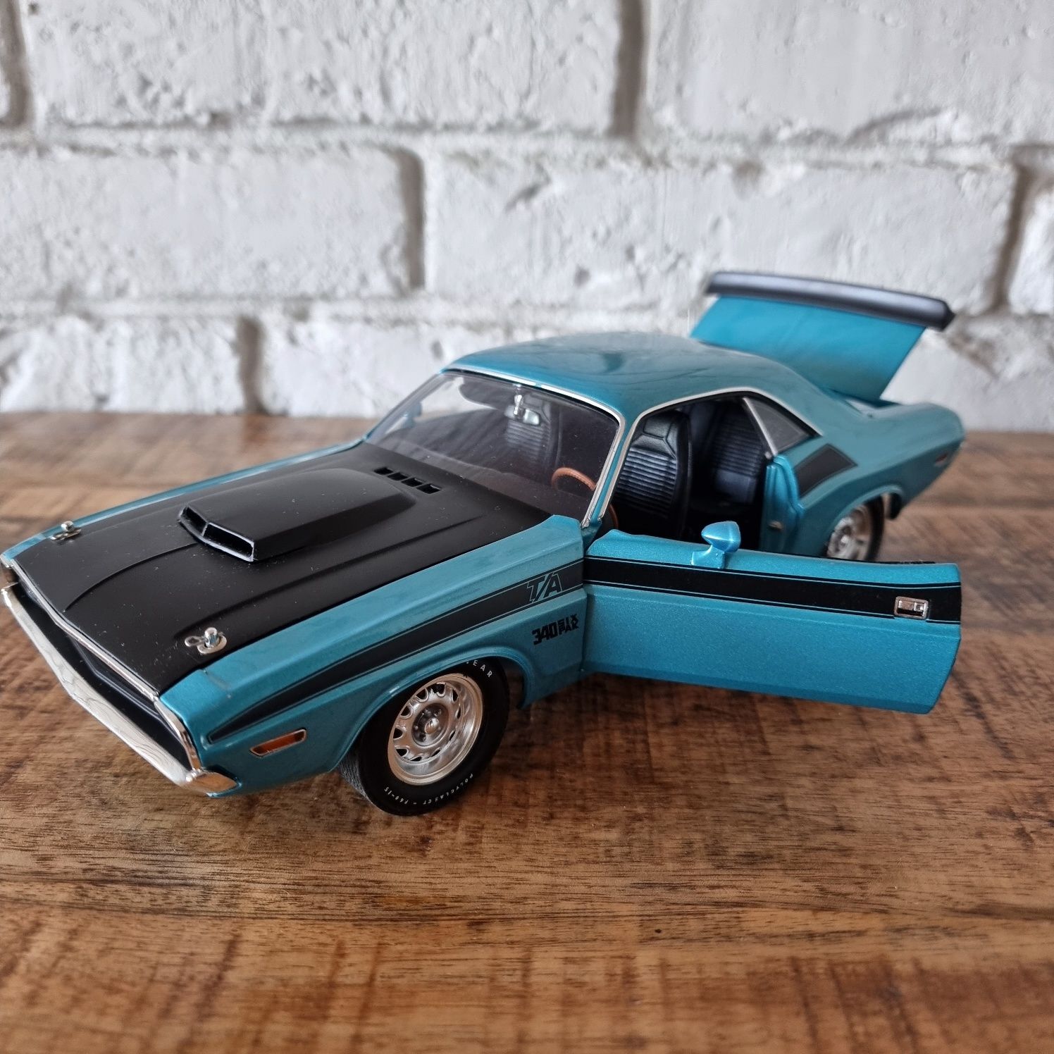 Dodge Challenger T/A 70 YCID ACME 1:18