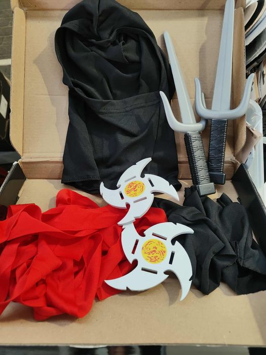 Strój Ninjago dla dzieci rozmiar M dobry na 158-164