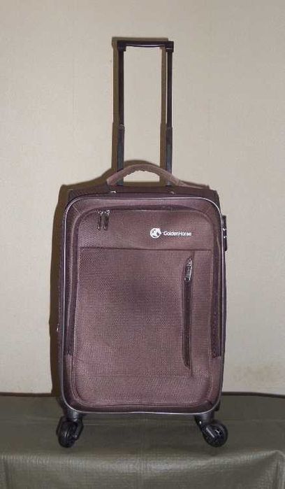 Чемодан коричневый Golden Horse,4колеса, размер корпуса 50Х35Х24/29см.