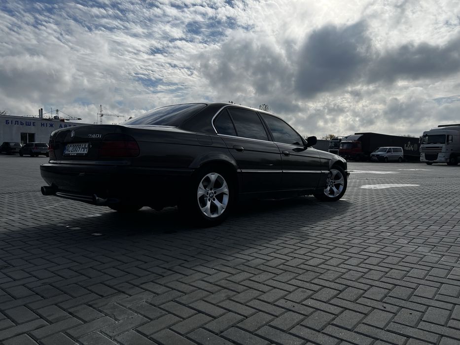Продам BMW 740i e38 4.0 газ/бенз