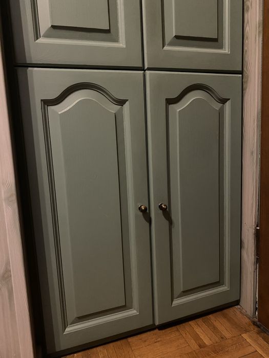 Drzwi drewniane do szafy, cztery sztuki.