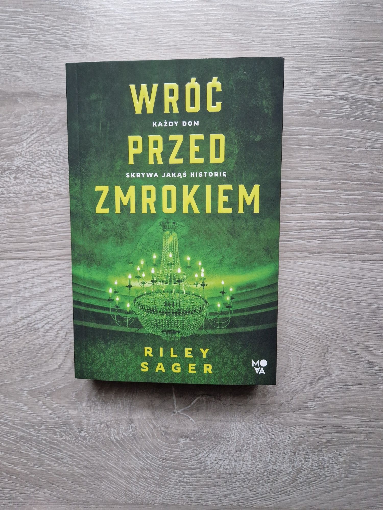 Wróć przed zmrokiem Riley Sager