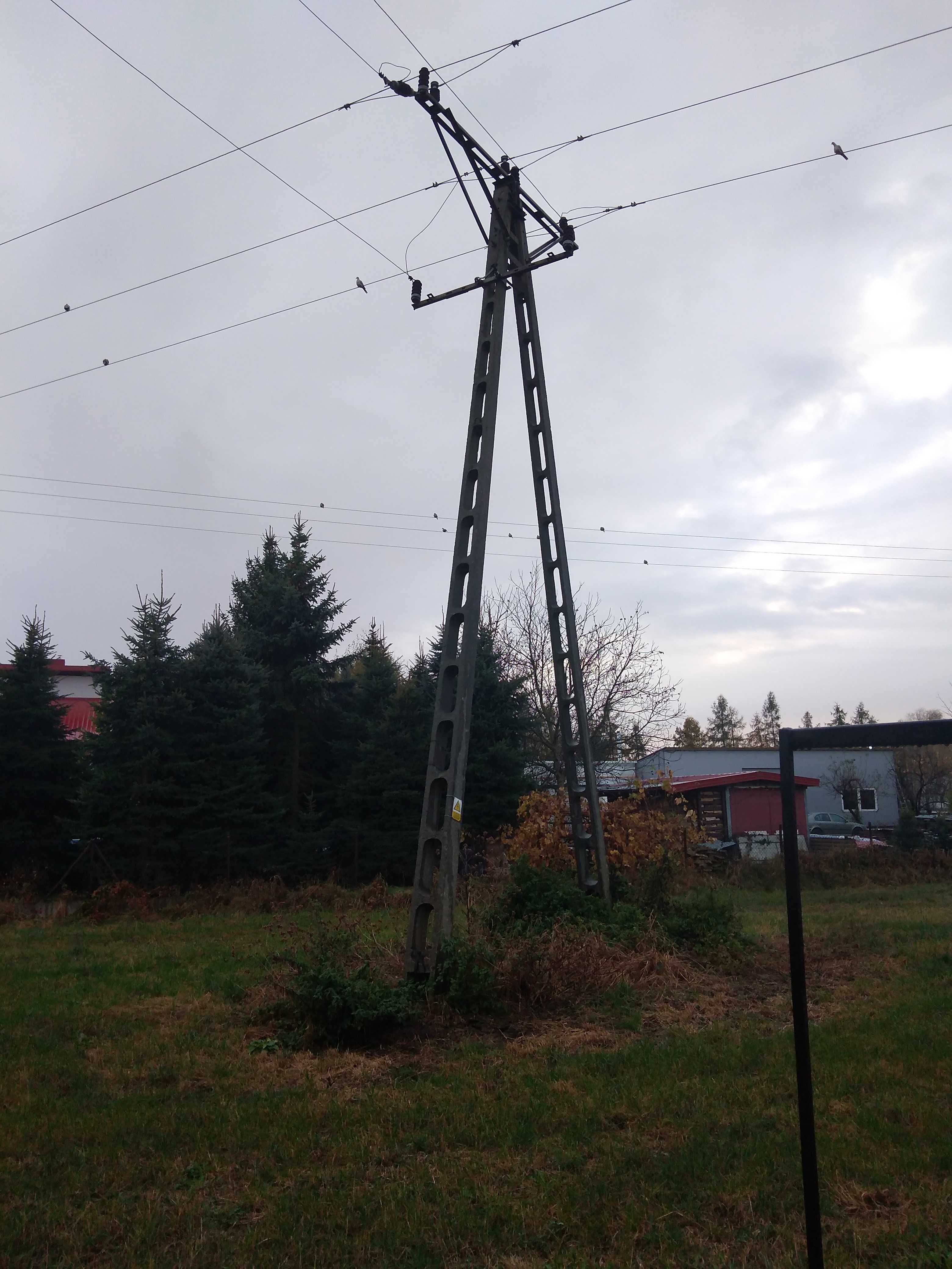 Słupy elektryczne