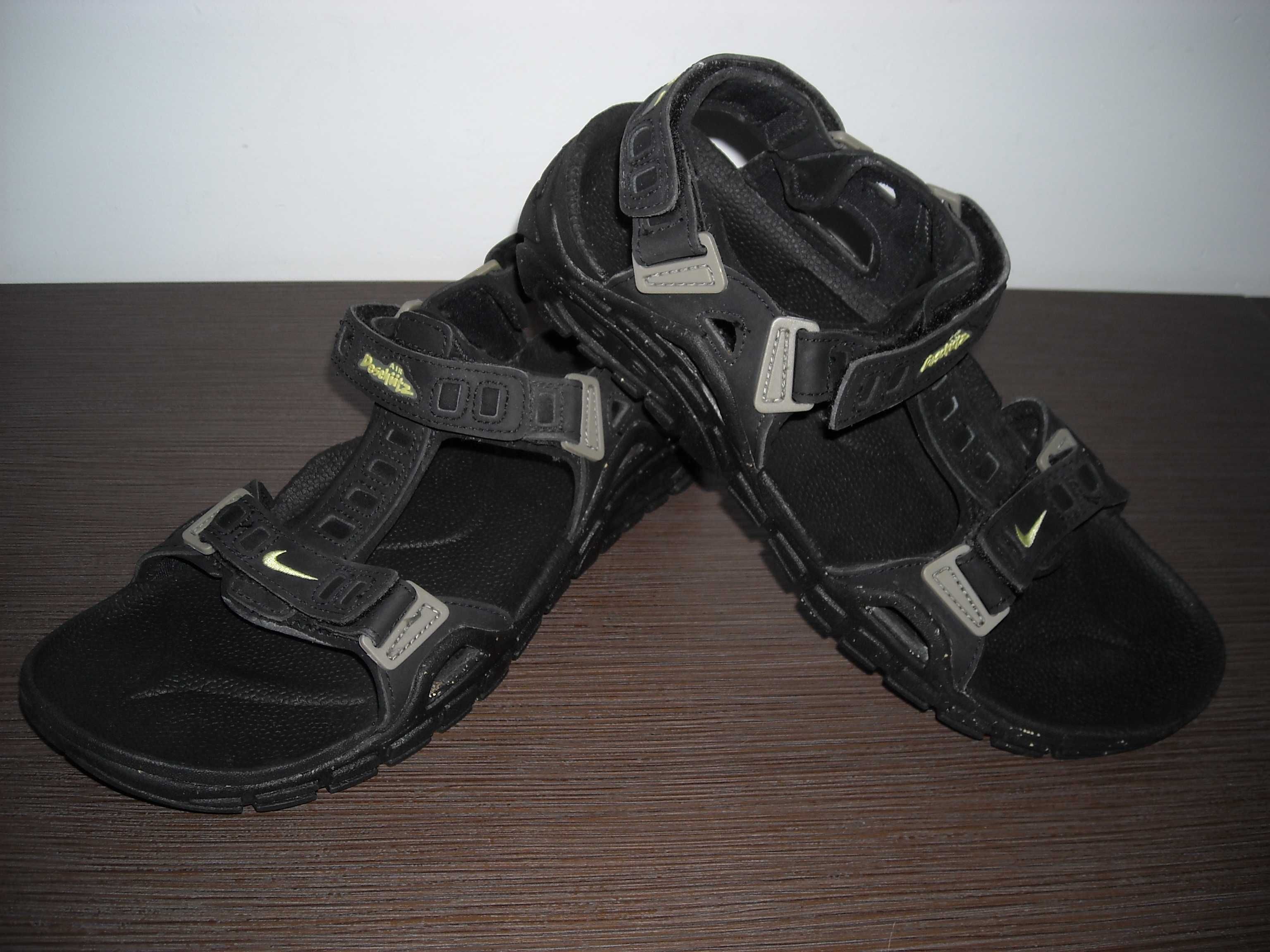 Komfortowe męskie sandały trekkingowe NIKE ACG AIR DESCHUTZ. R.44 (28)