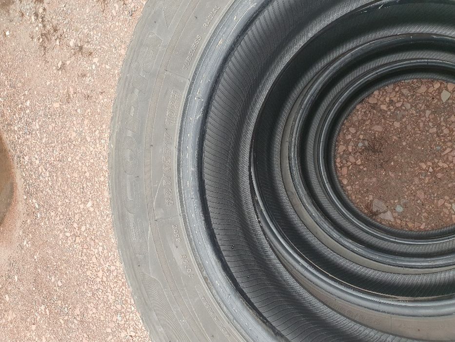 Бесплатно летняя б.у. резина 225х65х17