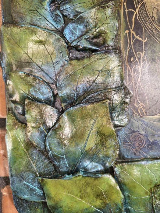 Piękny obraz na desce z ceramicznymi liśćmi, panel ozdobny
