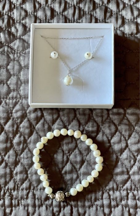 Conjunto em pérolas e prata