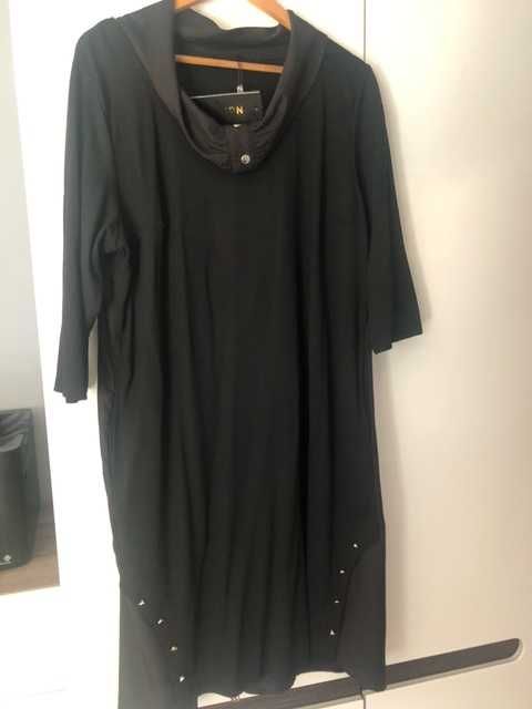 Sukienka czarna 52