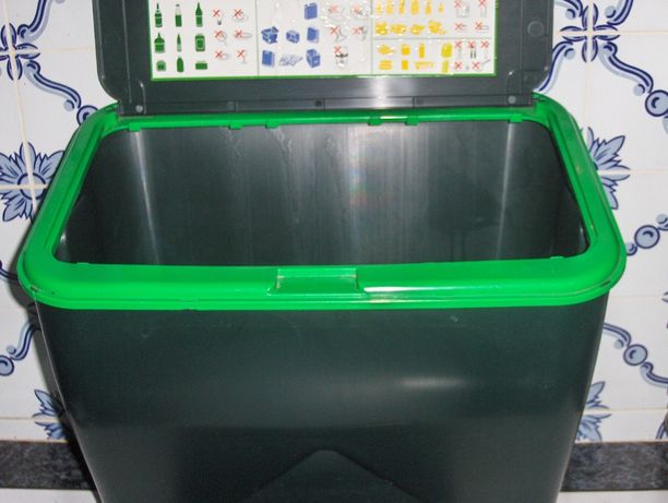 ECOPONTO doméstico NOVO - com 3 compartimentos para sacos de reciclar