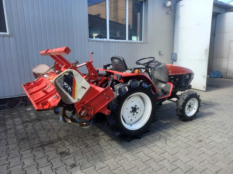 Japoński traktorek Yanmar F 220 z glebogryzarką 4x4 22 KM