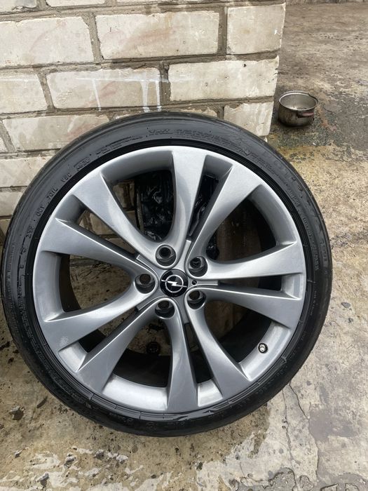 Продам титаны, нового состояния