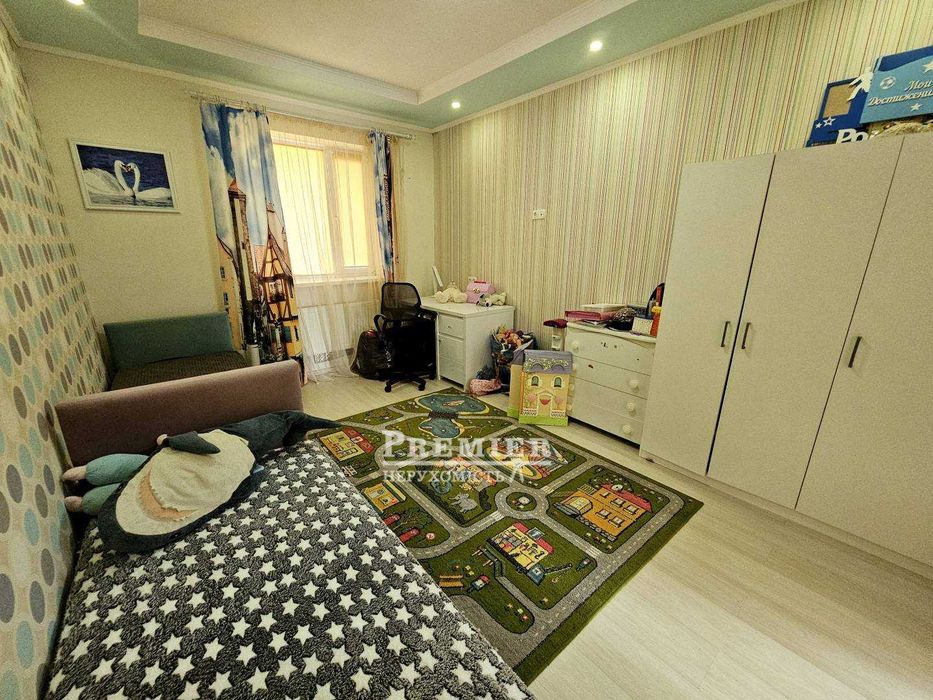 У продажу будинок у смт. Великодолинське