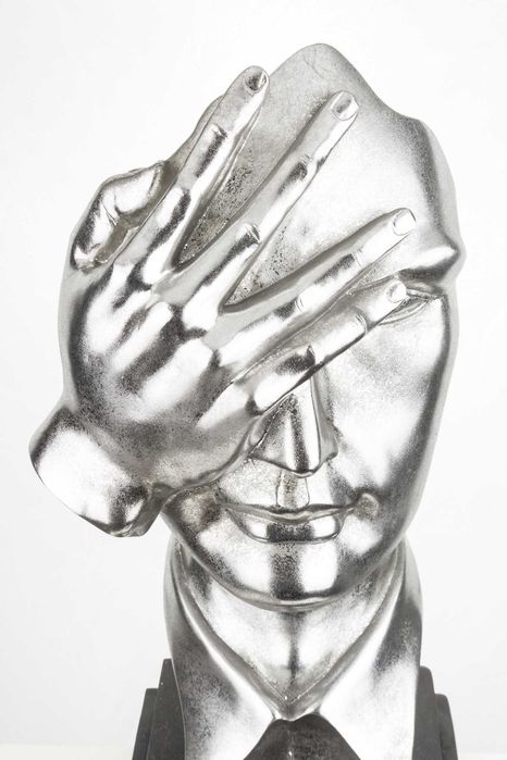 Figurka srebrna twarz zasłonięta ręką maska ozdoba na prezent 139216