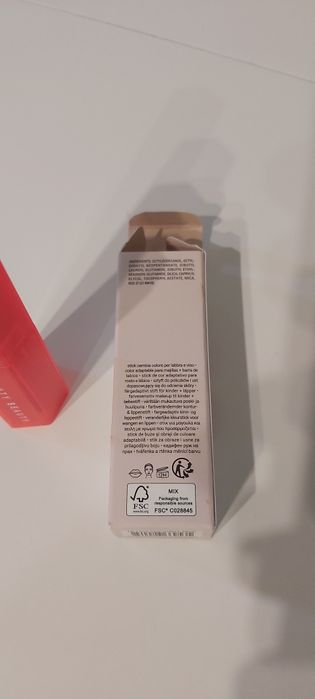 Fenty Beauty sztyft wielofunkcyjny strawberry pop
