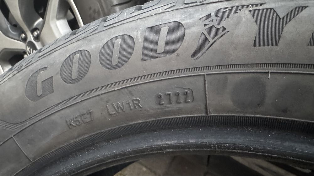 Good Year Ultra Grip Performance+ 235/55/19