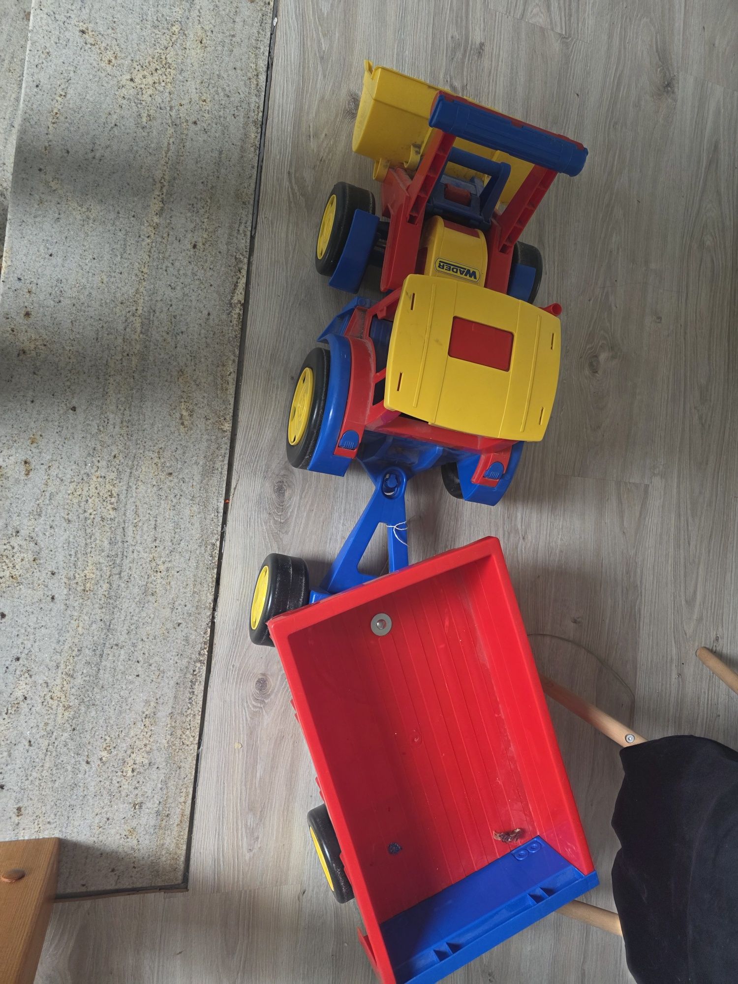Traktor wader z przyczepką