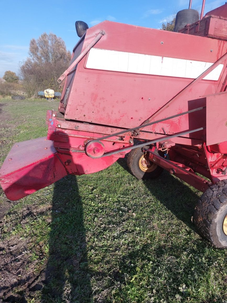Комбайн Massey Ferguson 186