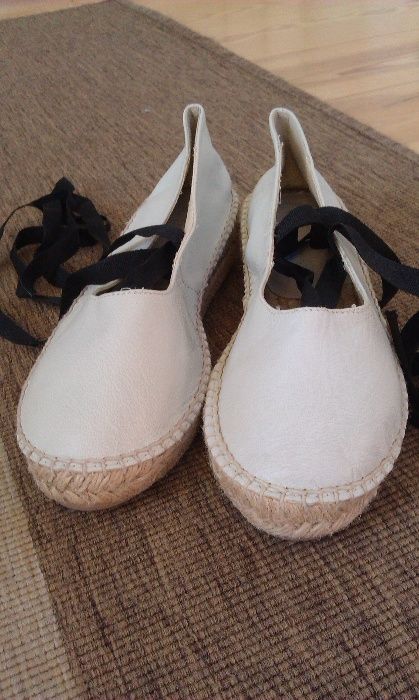 Sapatos Cinza Claro da Zara, n.º 36