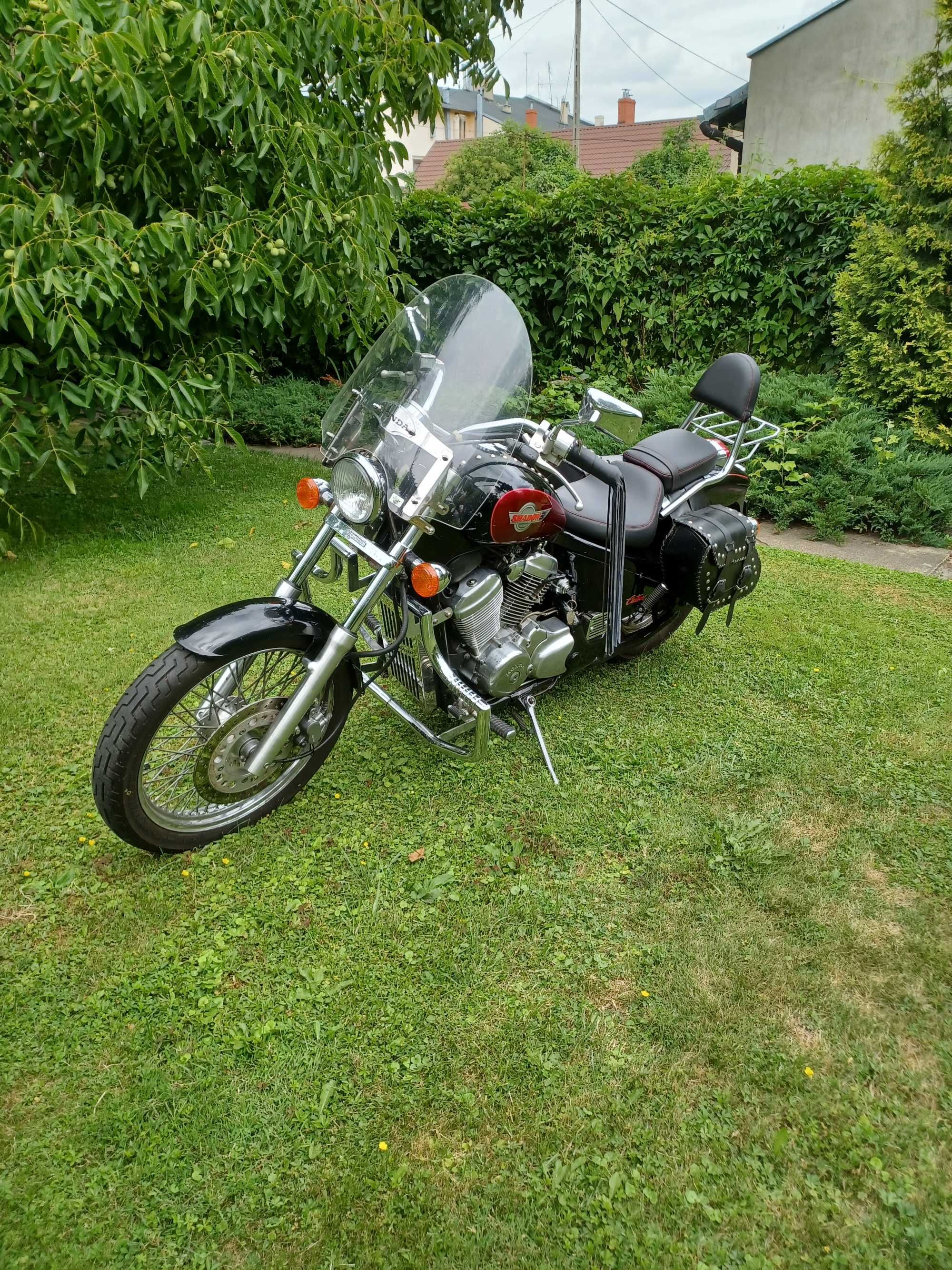 Honda shadow  600