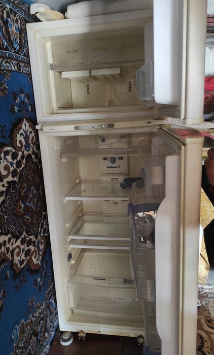 Холодильник Whirlpool no frost срочно!!!